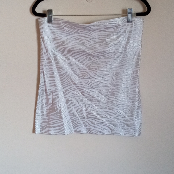 No Boundaries Silver Zebra Tube Top Women - Picture 2 of 7